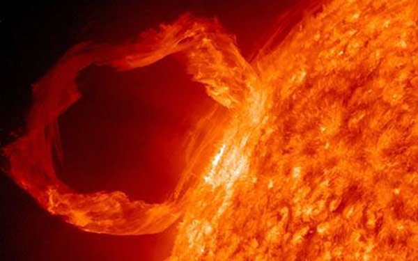 what-is-solar-storm-how-solar-storm-affects-the-earth-picture-1-DOEKJeFG0.jpg